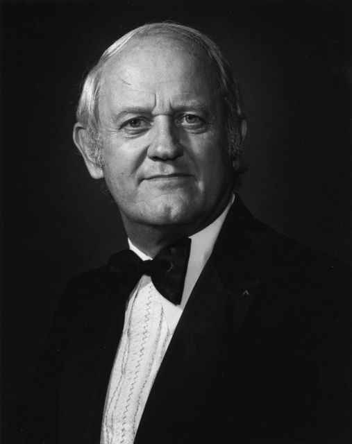 Donald E. Knapp